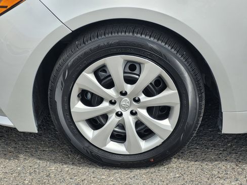 Certified 2025 Toyota Corolla LE w/ Convenience Package FWD image 11
