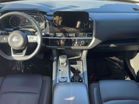 Used 2023 Nissan Pathfinder SL image 11