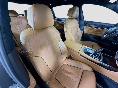 Used 2019 BMW 750i xDrive w/ Executive Package image 30