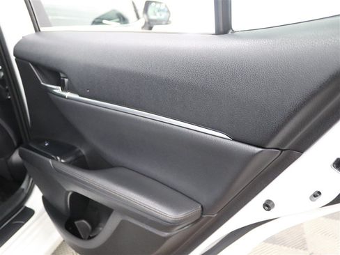 Used 2020 Toyota Camry XLE FWD image 21