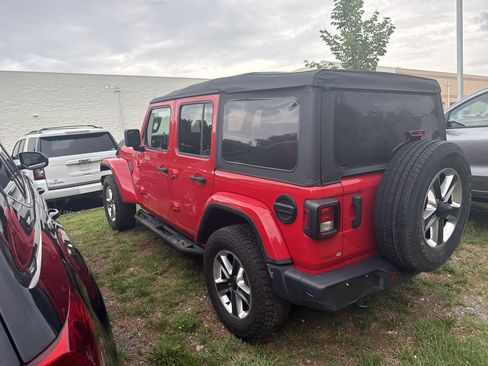 Used 2020 Jeep Wrangler Unlimited Sahara AWD/4WD image 10