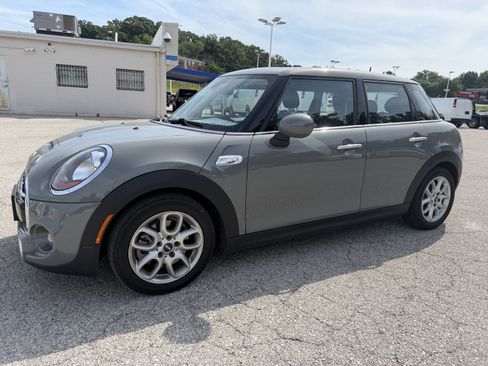 Used 2018 MINI Cooper S FWD image 3
