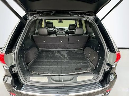 Used 2018 Jeep Grand Cherokee Overland AWD/4WD image 29