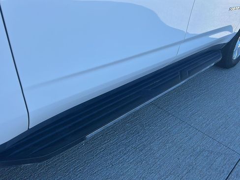 Used 2024 Chevrolet Suburban Premier image 3