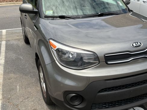 Used 2019 Kia Soul FWD image 1