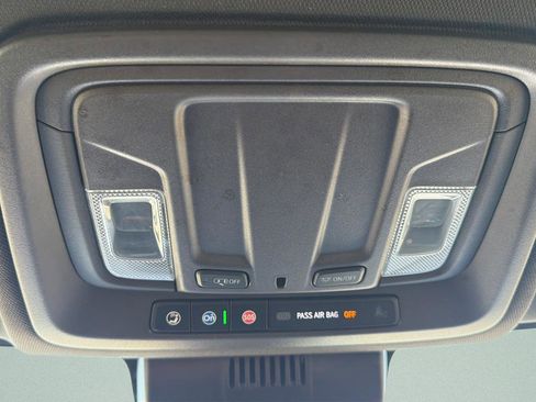 Used 2022 Chevrolet Silverado 1500 LT image 25