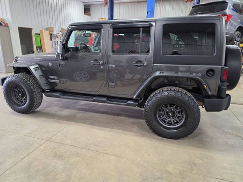 Used 2016 Jeep Wrangler Unlimited Sport w/ Quick Order Package 24S AWD/4WD image 4