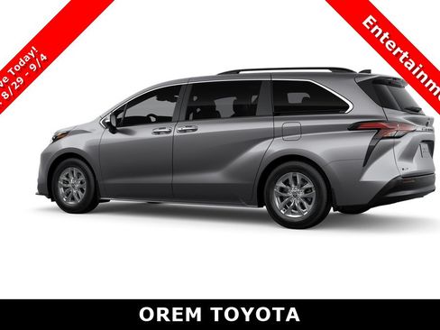 New 2026 Toyota Sienna XLE FWD image 5
