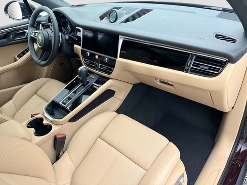 Certified 2026 Porsche Macan AWD/4WD image 20