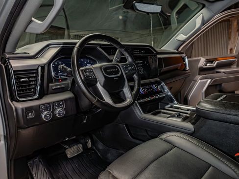 Used 2025 GMC Sierra 3500 Denali w/ Denali Reserve Package image 16