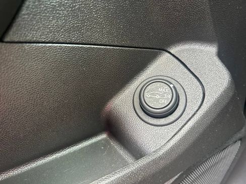 Used 2021 GMC Terrain SLE w/ Driver Convenience Package FWD image 18