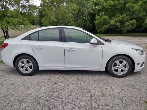 Used 2014 Chevrolet Cruze LT FWD image 4