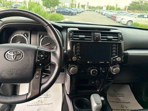 Used 2024 Toyota 4Runner TRD Off-Road Premium AWD/4WD image 27