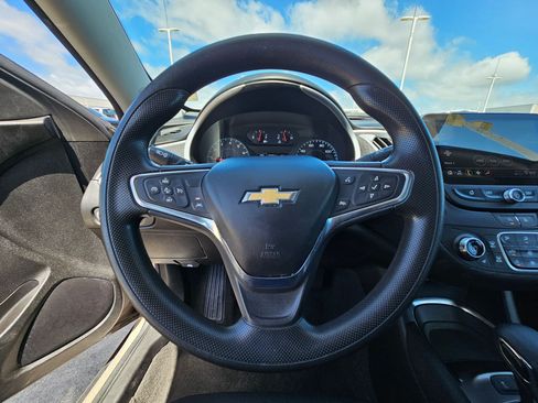 Used 2024 Chevrolet Malibu LT FWD image 17