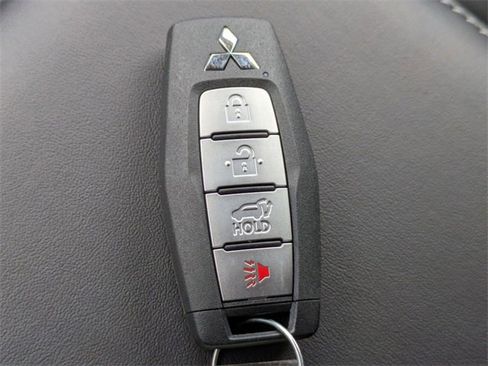 New 2026 Mitsubishi Outlander SEL image 38