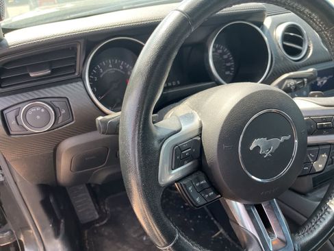 Used 2019 Ford Mustang Coupe RWD image 25