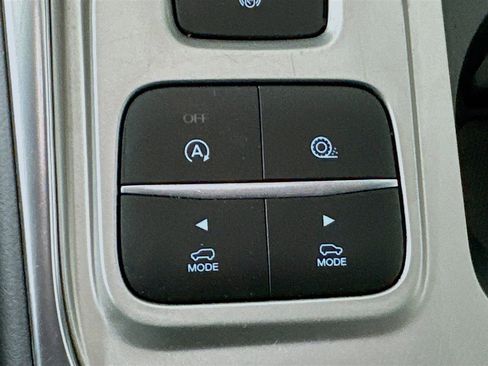 Used 2022 Ford Explorer Limited image 26