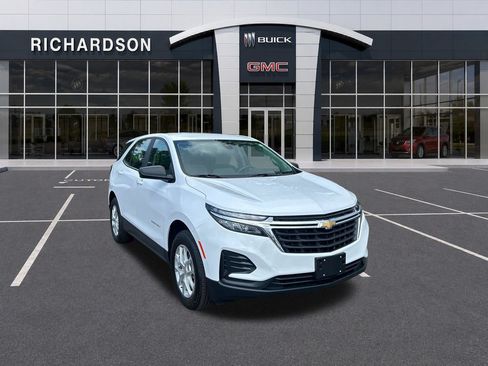 Used 2024 Chevrolet Equinox LS AWD/4WD image 7