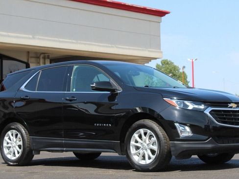 Used 2018 Chevrolet Equinox LT image 1