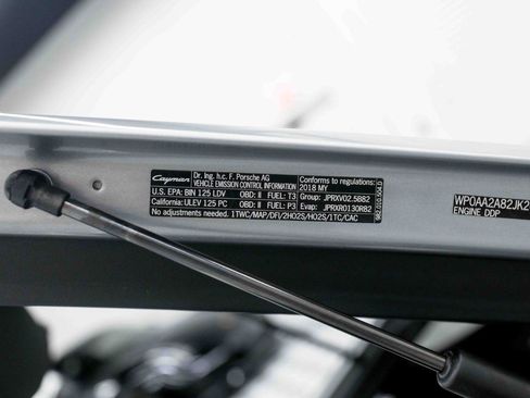 Used 2018 Porsche 718 Cayman RWD image 88