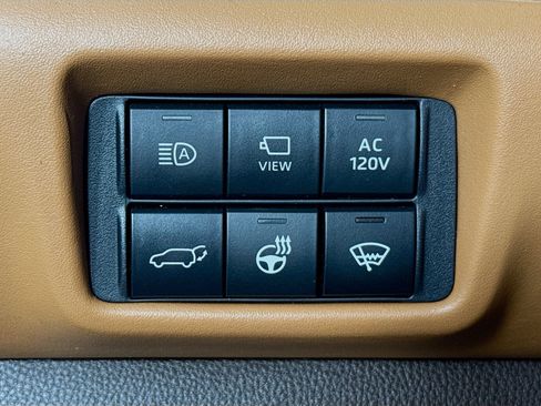 Certified 2020 Toyota Highlander Platinum AWD/4WD image 11