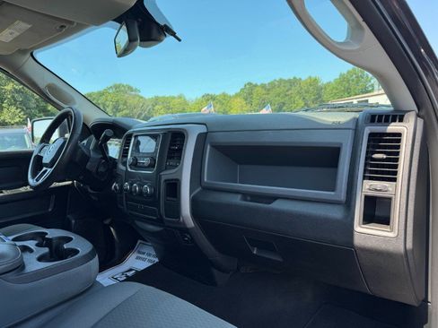 Used 2018 RAM 1500 ST w/ SXT Appearance Group AWD/4WD image 19
