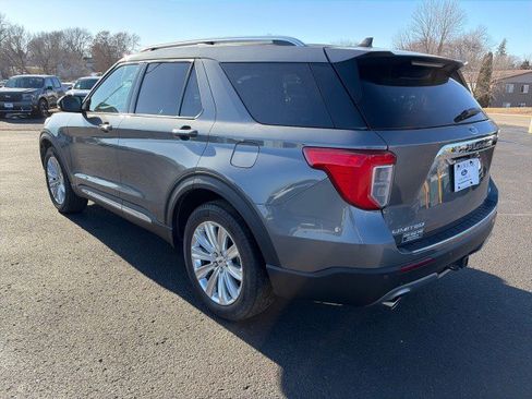 Used 2024 Ford Explorer Limited w/ Limited Technology Package image 3