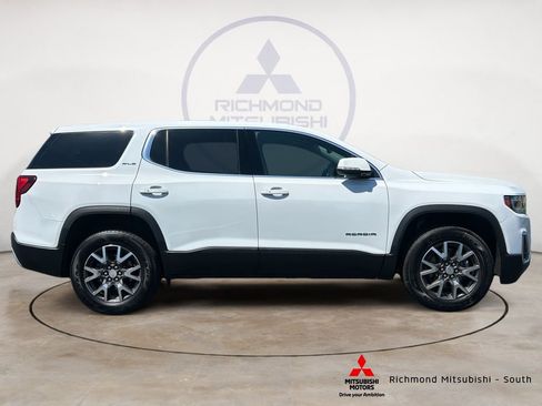 Used 2022 GMC Acadia SLE FWD image 2