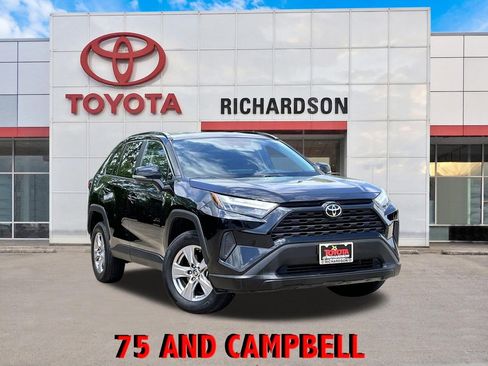 Used 2025 Toyota RAV4 XLE AWD/4WD image 1