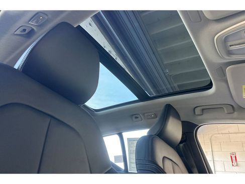 New 2026 Volvo XC40 B5 Plus w/ Climate Package AWD/4WD image 18