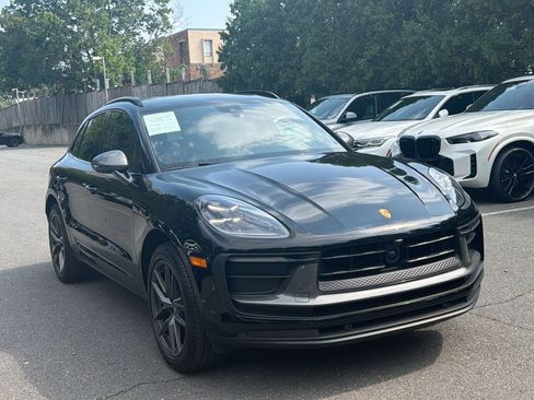 Used 2024 Porsche Macan AWD/4WD image 7