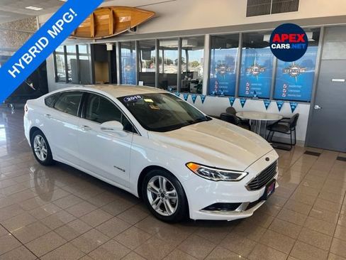 Used 2018 Ford Fusion SE w/ Equipment Group 602A FWD image 1