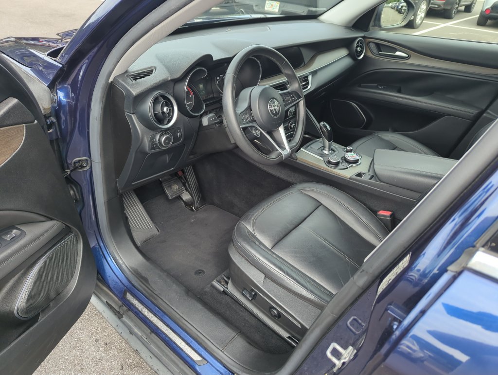 Used 2018 Alfa Romeo Stelvio Ti AWD/4WD image 11