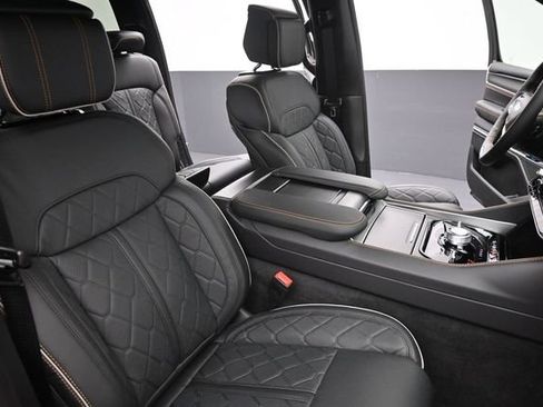New 2026 Jeep Grand Wagoneer Summit AWD/4WD image 29