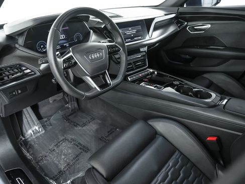 Used 2022 Audi e-tron GT Prestige image 19