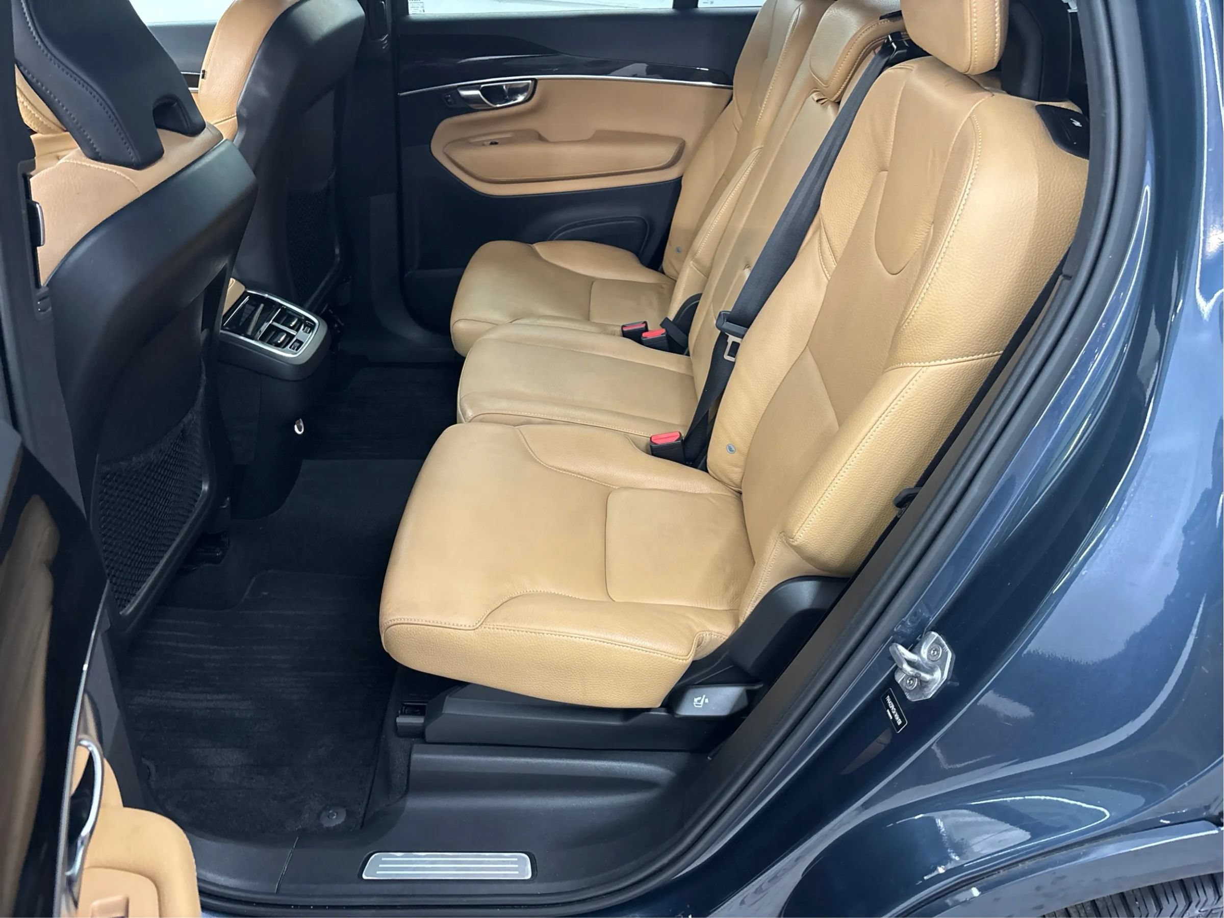 Used 2019 Volvo XC90 T6 Momentum AWD/4WD image 14