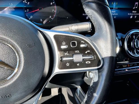 Used 2023 Mercedes-Benz GLA 250 image 24