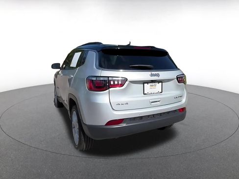 Used 2025 Jeep Compass Limited AWD/4WD image 11