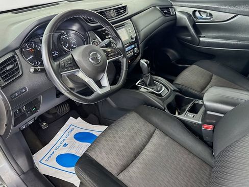 Used 2017 Nissan Rogue SV FWD image 11