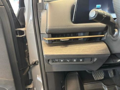 Certified 2024 Nissan Ariya FWD image 17