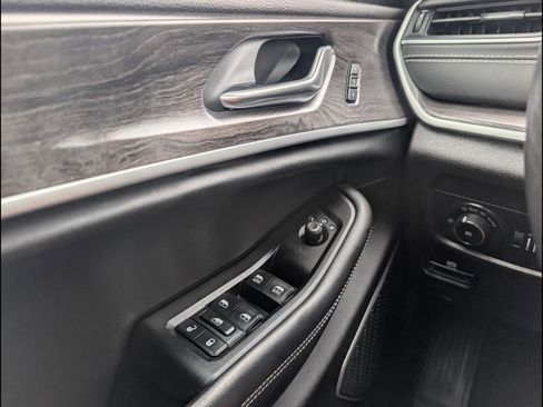 Used 2022 Jeep Grand Cherokee Limited RWD image 18
