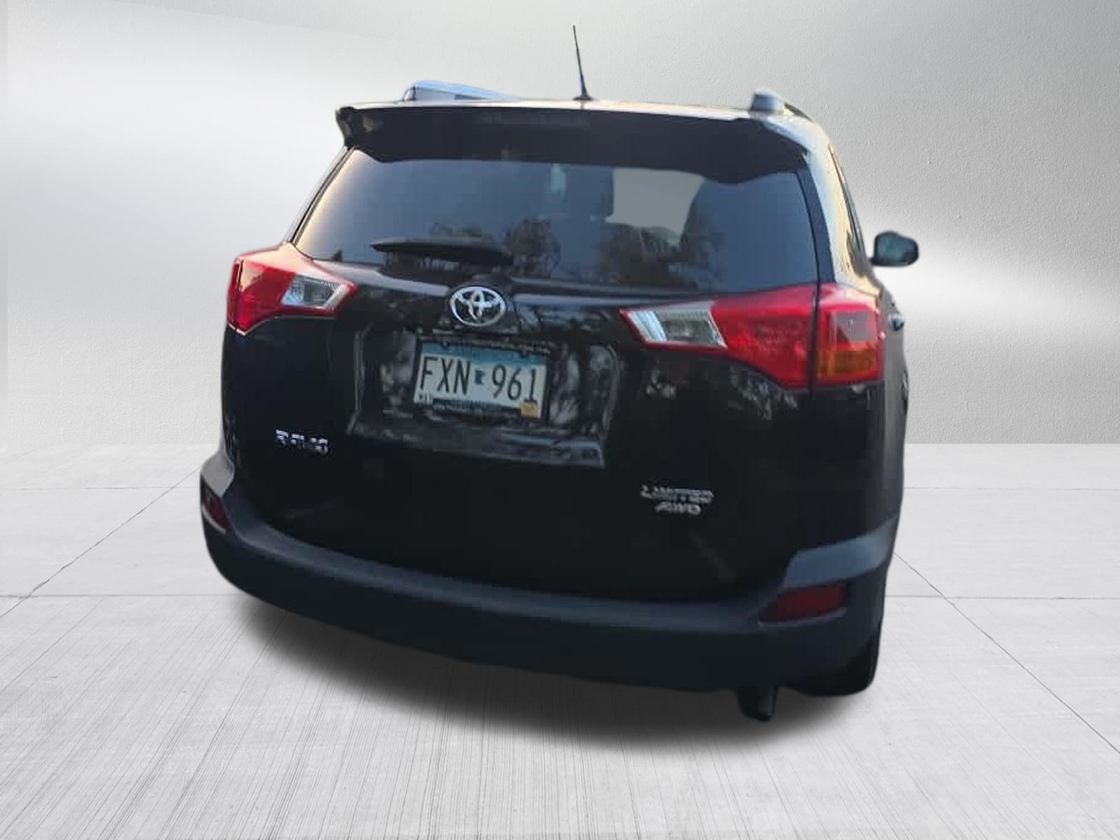 Used 2014 Toyota RAV4 Limited w/ Technology Package AWD/4WD image 5