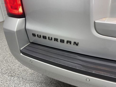 Used 2019 Chevrolet Suburban LT AWD/4WD image 9