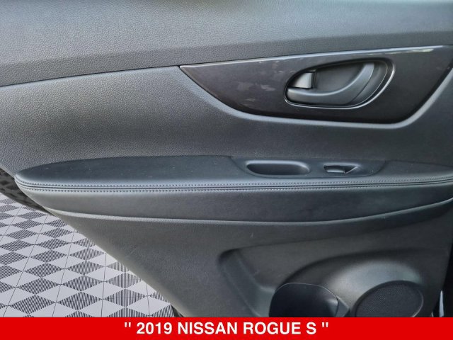 Used 2019 Nissan Rogue S AWD/4WD image 28