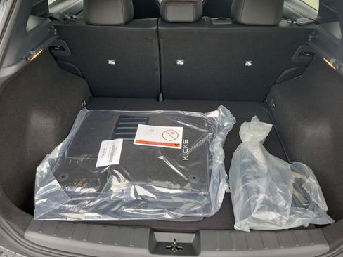 New 2026 Nissan Kicks SR FWD image 10