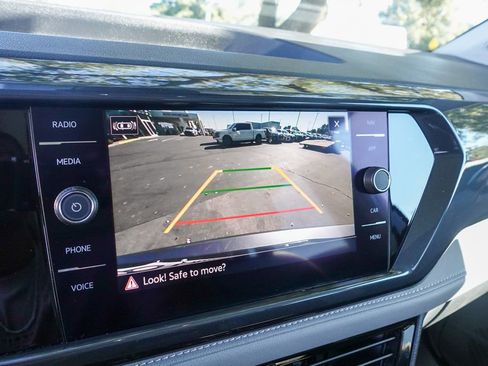 Used 2022 Volkswagen Taos SEL w/ Panoramic Sunroof Package image 23