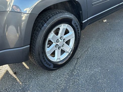 Used 2013 GMC Acadia SLE image 8