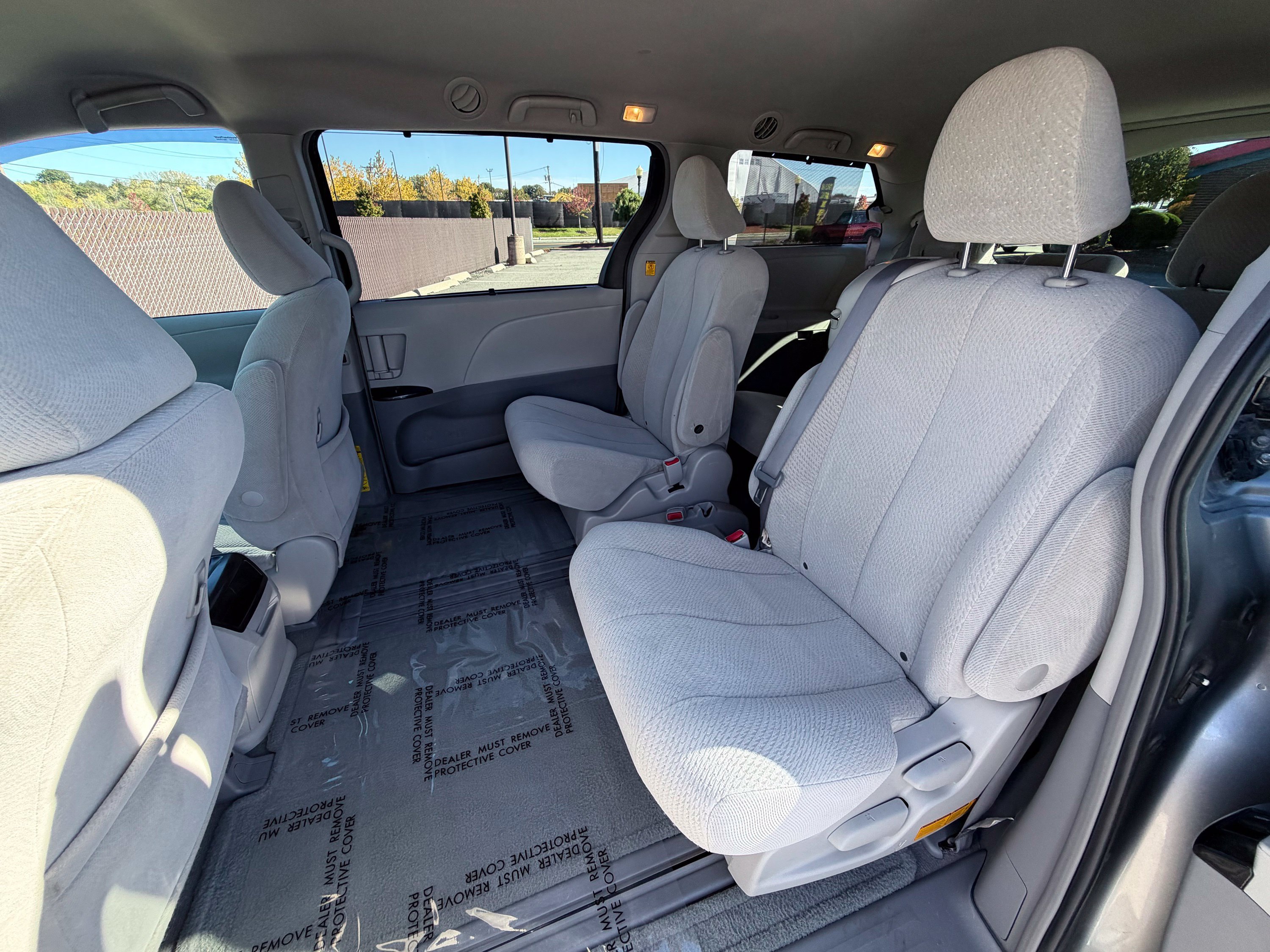 Used 2011 Toyota Sienna LE FWD image 19