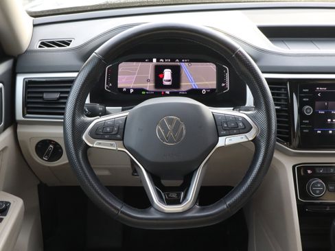 Used 2023 Volkswagen Atlas SEL Premium image 9