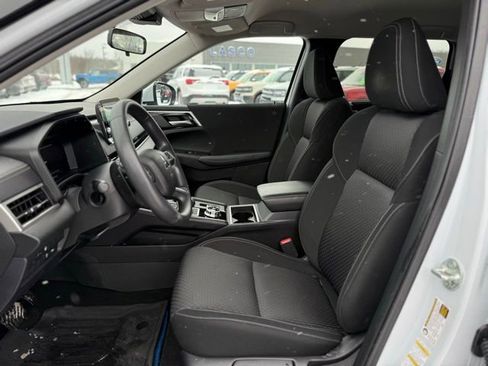 Used 2023 Mitsubishi Outlander ES image 2